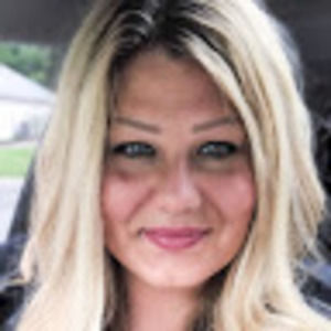 Meet your Posher, Adrienne